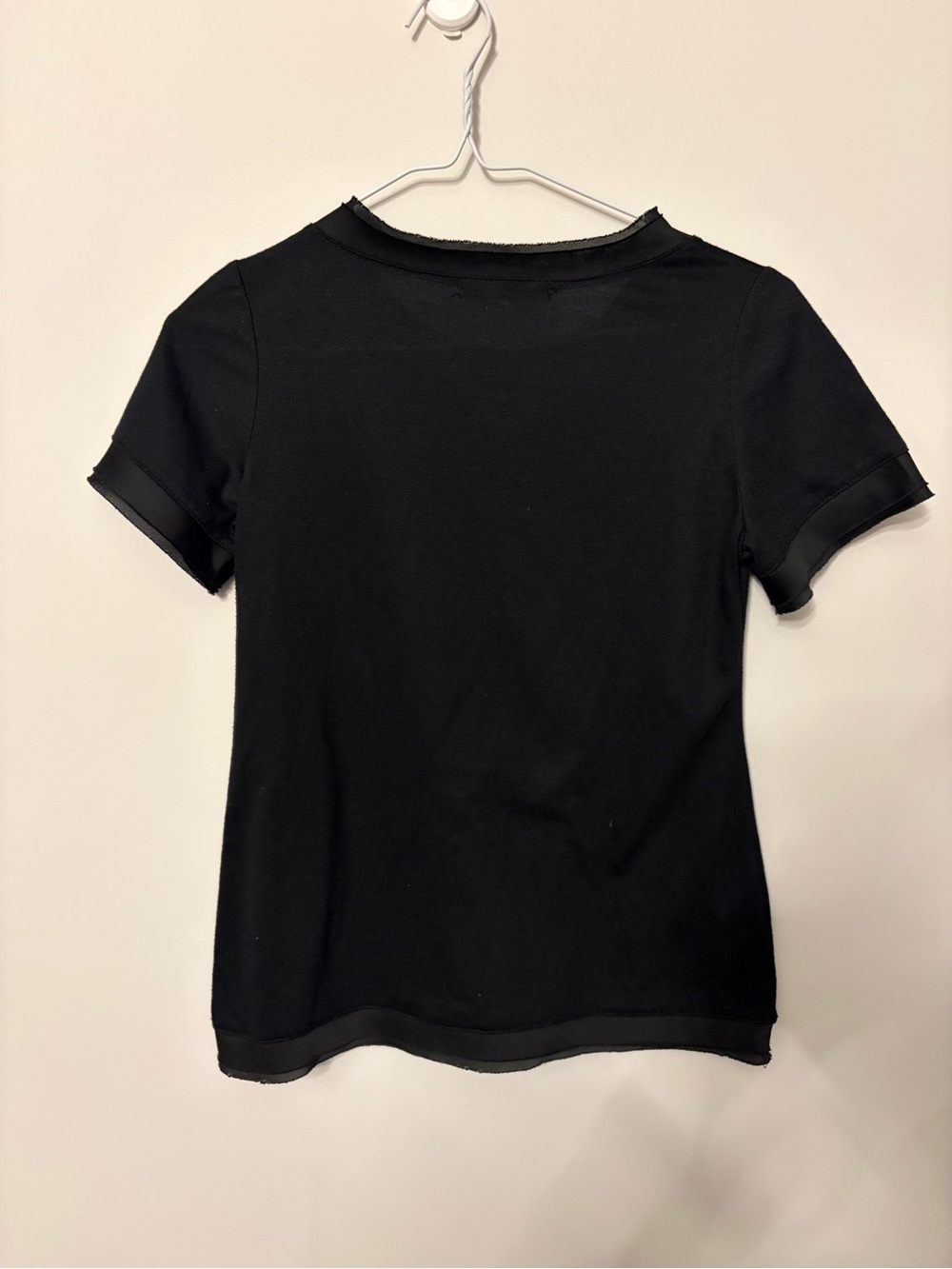 Alexander McQueen Classic Black Short-Sleeve Women's Tee - Picture 3 of 5